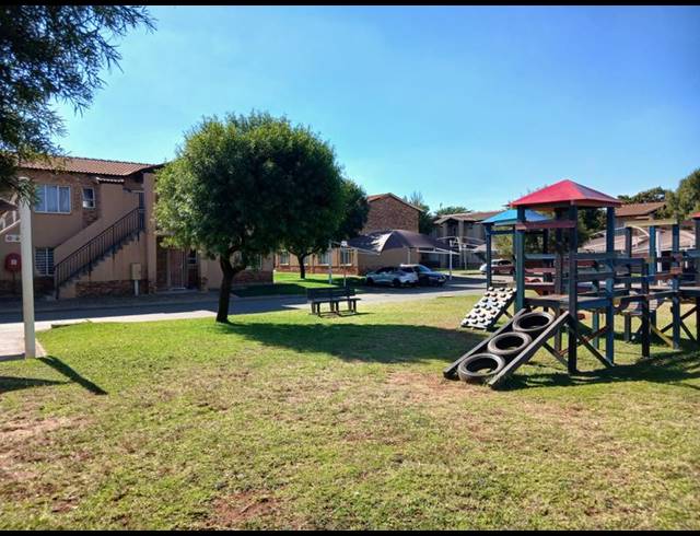 2 BEDROOM APARTMENT FOR SALE IN PROTEA GLEN